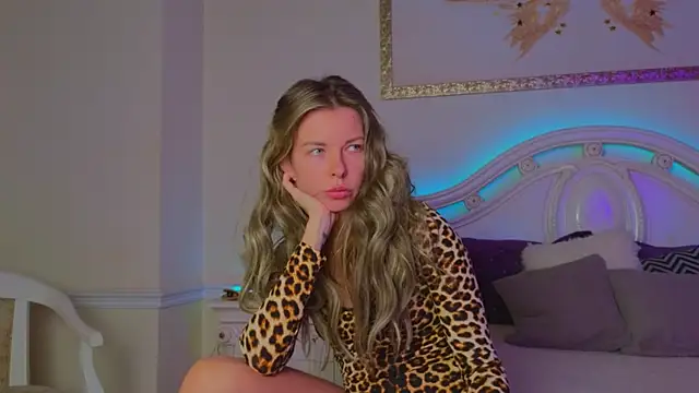 Real Tini online show from October 10, 11:59 am