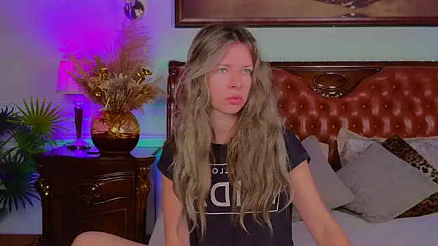 Real Tini online show from November 10, 6:08 am