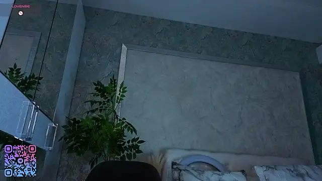 SoniaScott online show from December 3, 1:19 am