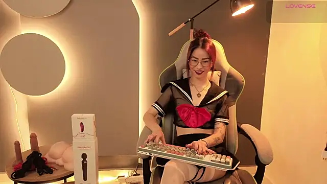 rosse 98  online show from February 5, 2:20 pm