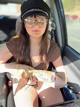 urpuppymoon online show from April 10, 8:26 pm