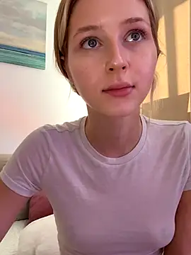 LunaRase online show from October 17, 11:13 am