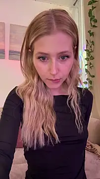 LunaRase online show from October 23, 10:21 am