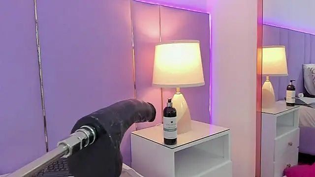 SophyRuiz  online show from October 4, 12:22 pm