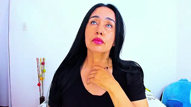 HorniestMilf online show from March 18, 9:20 pm