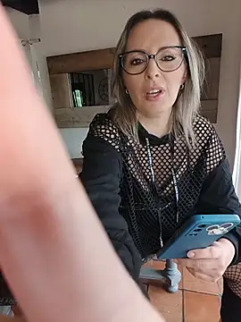 Jade Emeraud online show from February 18, 3:55 pm