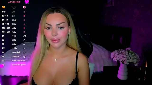 babyleilaa online show from May 14, 7:52 pm