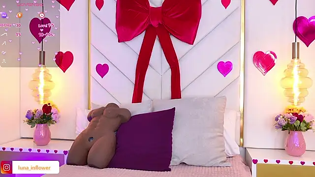 Flor delunaa online show from February 17, 12:59 pm