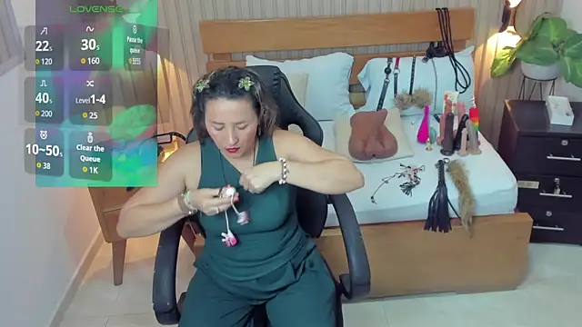 luciana ballesteros  online show from October 28, 12:22 pm