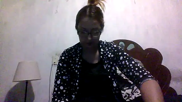 Samanthat33 online show from November 13, 10:09 pm