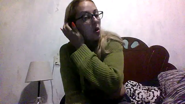 Samanthat33 online show from October 11, 3:04 pm