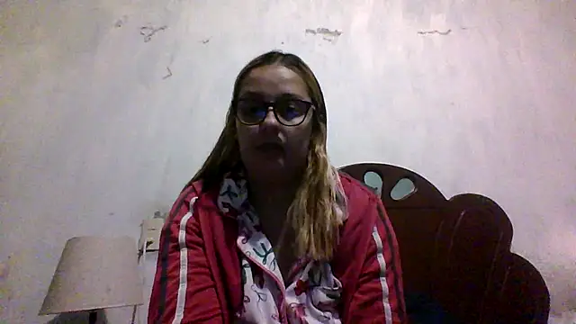 Samanthat33 online show from April 24, 3:53 am