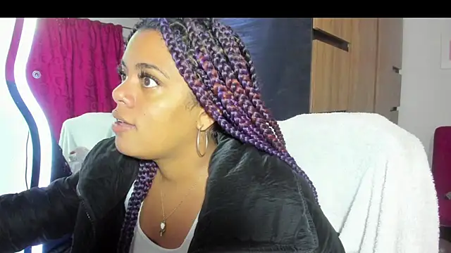 ladyrd1 online show from November 20, 3:51 am