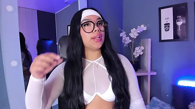 MarianaGarciaa   online show from March 19, 7:40 pm