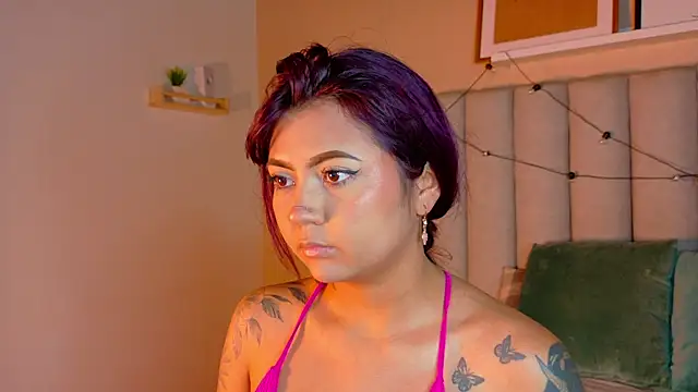 alaia-rogers online show from December 1, 11:36 am