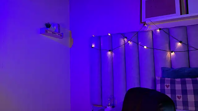 alaia-rogers online show from November 12, 11:41 am