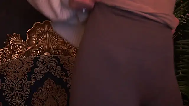 IceDanielles online show from November 25, 1:46 pm