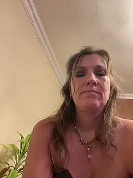 Lwhite1 online show from February 6, 5:49 pm