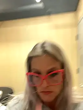 vixendoll87 online show from November 16, 12:56 am