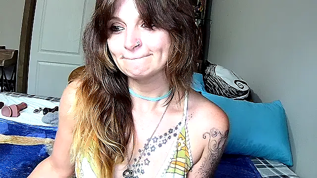 ZeelaXoXo online show from March 31, 5:57 pm