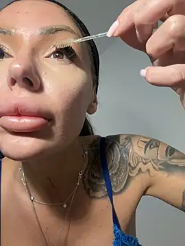 RaquelleVon online show from March 29, 5:17 am