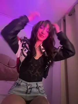 peiton steele7 online show from April 19, 2:00 am