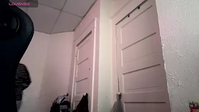 YandereDemon online show from April 3, 7:23 pm