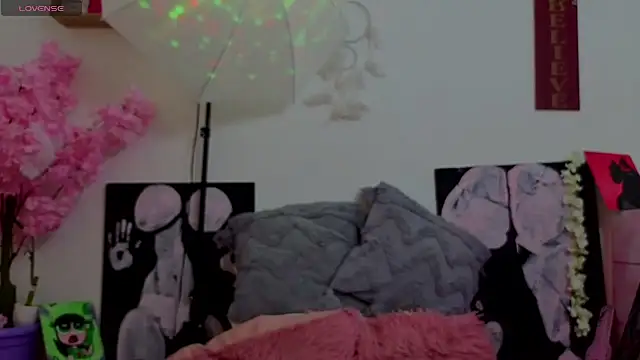 KilyetVera3x online show from December 2, 6:37 am