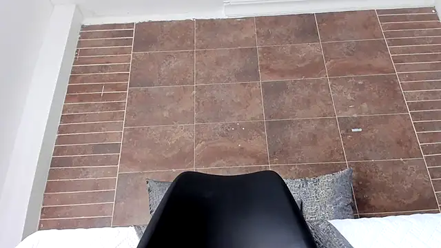 emily hunter12 online show from October 22, 12:43 pm