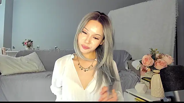 aya shy online show from February 1, 7:45 pm