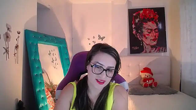 Snapshot of esmeraldaa230 chatting on September 22, 7:56 pm esmeraldaa230 online show from September 22, 7:56 pm