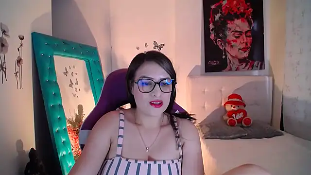 Snapshot of esmeraldaa230 chatting on September 26, 8:06 pm esmeraldaa230 online show from September 26, 8:06 pm