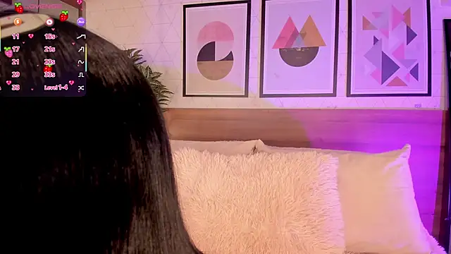 LunaRuso online show from February 15, 7:02 pm