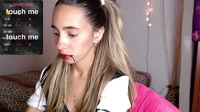 MitchWilson1 online show from November 1, 12:04 am