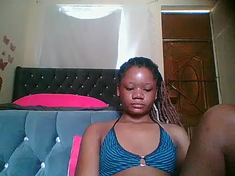 HotJeylee online show from November 11, 1:30 pm