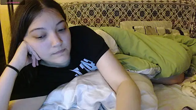 Snapshot of AlisaDevis chatting on October 7, 5:06 pm AlisaDevis online show from October 7, 5:06 pm