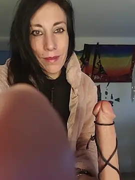 freyamoret online show from April 9, 4:48 am