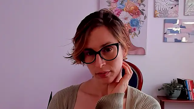 cuddlingbunny online show from December 5, 5:14 pm