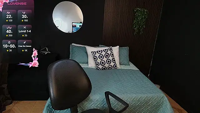 pretty cristal69 online show from December 13, 11:43 pm