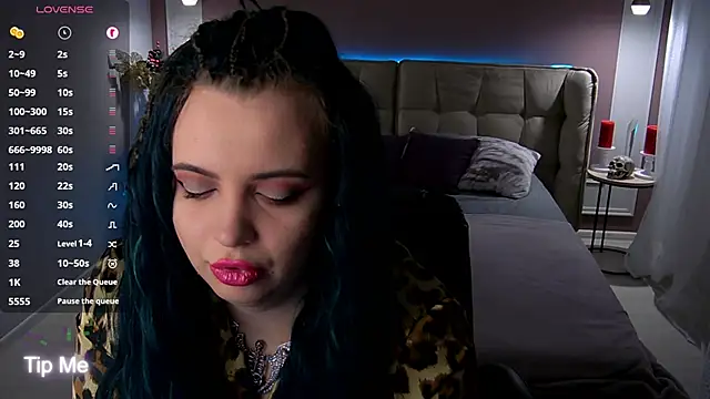 Snapshot of Miss_Maya_Mils chatting on October 14, 2:03 am Miss Maya Mils online show from October 14, 2:03 am