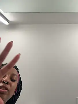 Your Paris online show from February 13, 9:55 am