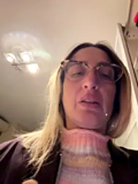 casalinga88 online show from December 14, 12:38 am