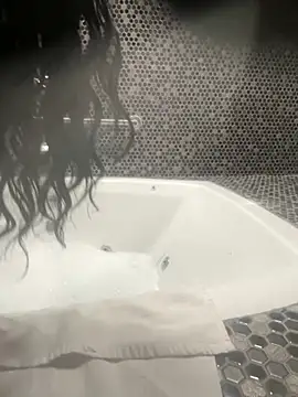 tatted-bitty online show from March 29, 12:37 pm