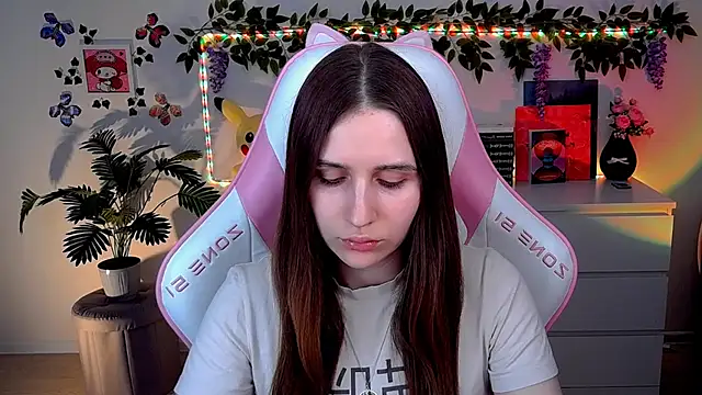 AliceCharmy online show from April 3, 3:43 pm