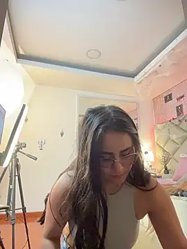 Brenda Garcia online show from October 9, 8:24 pm