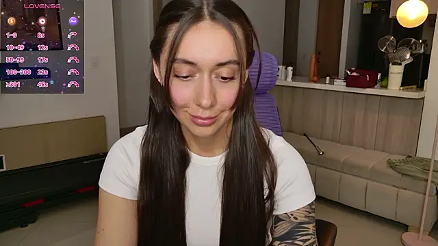 emiliasommer online show from February 14, 4:53 pm