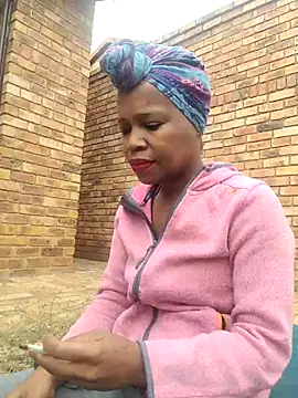 Snapshot of AfricanSquirtingQueen chatting on September 28, 7:14 am AfricanSquirtingQueen online show from September 28, 7:14 am