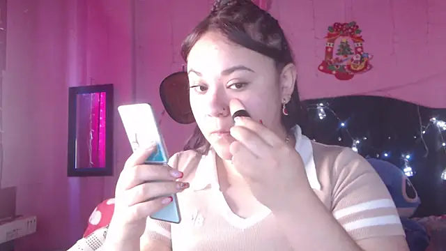 NikkiRous  online show from November 12, 1:20 pm