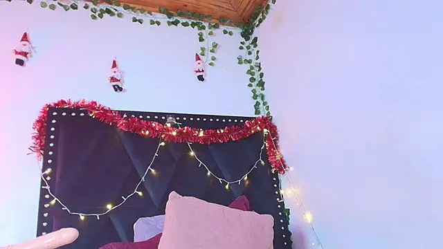 Zoe Curvy online show from December 17, 1:26 pm