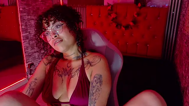 miahernadez303av online show from February 24, 7:18 am